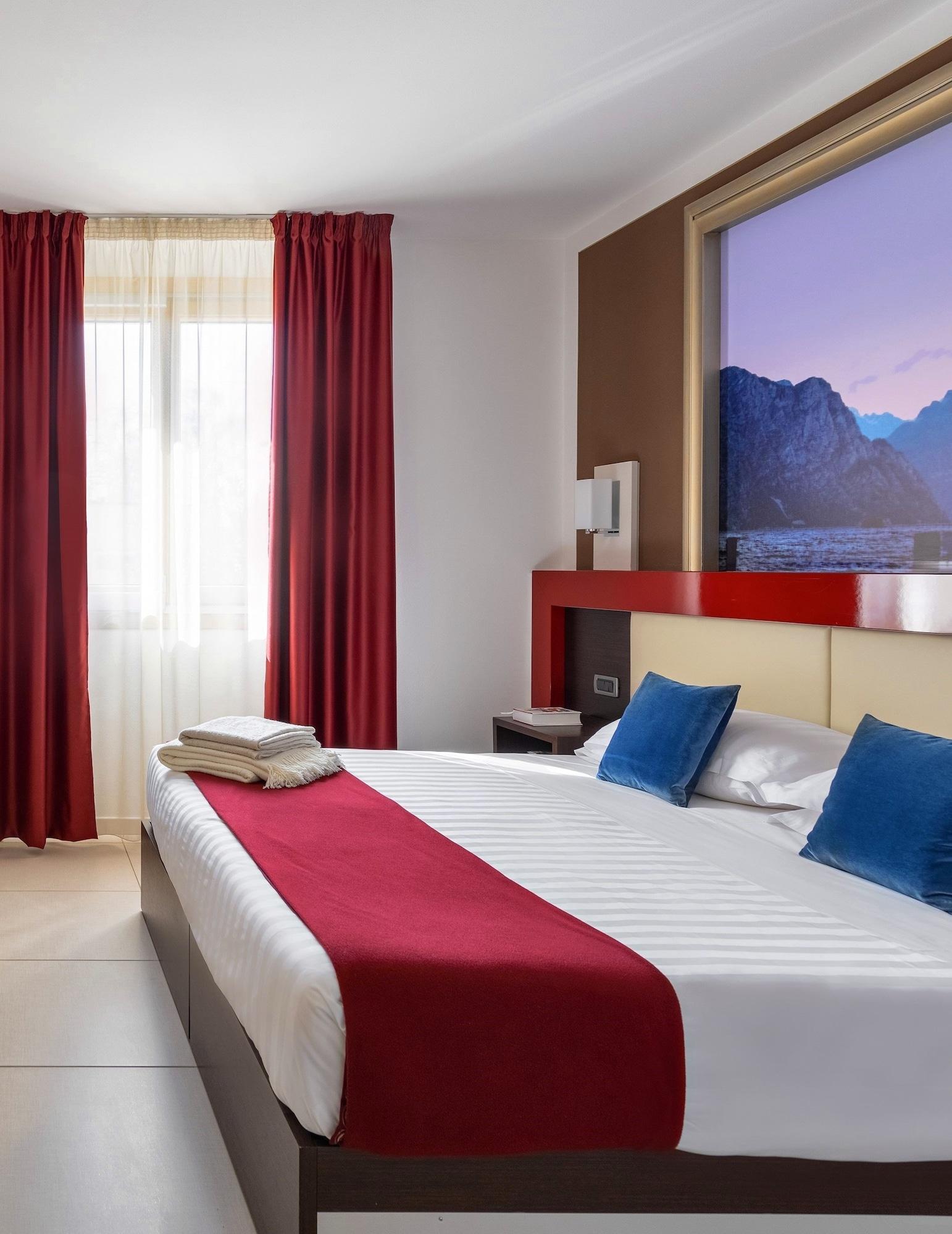 Kairos Garda Hotel 3*
