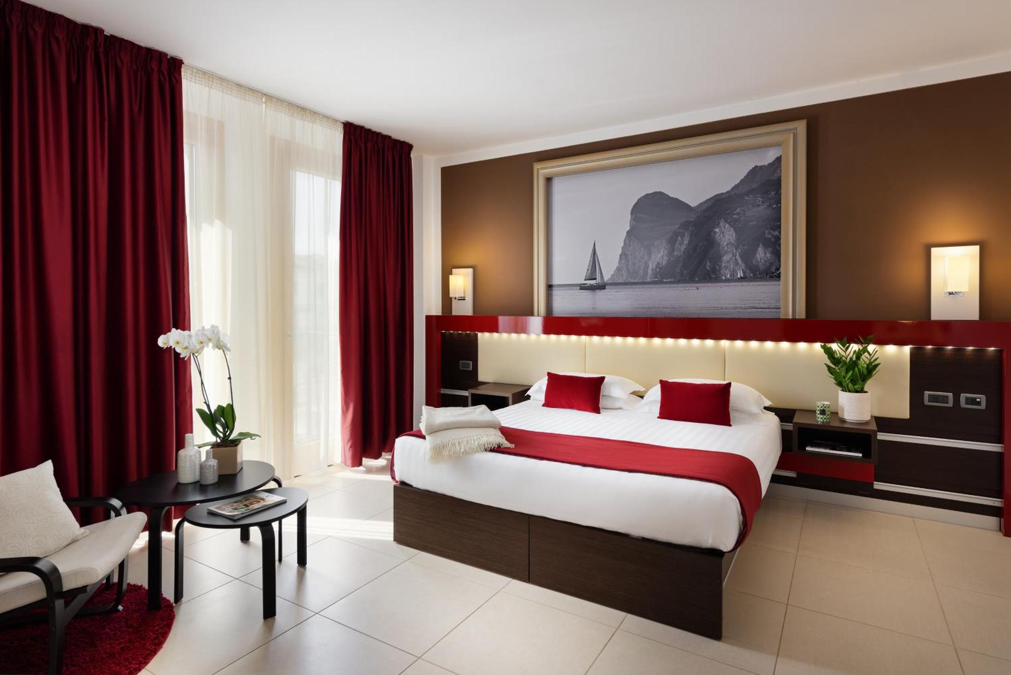 Hotel Kairos Garda Castelnuovo del Garda