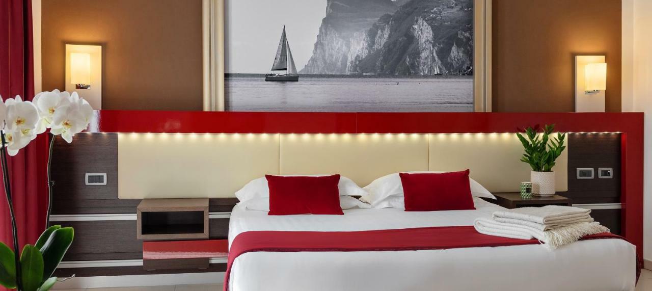 Hotel Kairos Garda Castelnuovo del Garda